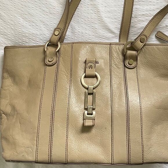 Large vintage Etienne Aigner greige shoulder bag - Picture 2 of 4